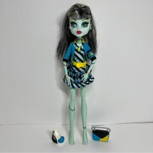 Monster High Frankie Stein Picture Day Doll Dress Belt Purse Mattel Incomplete